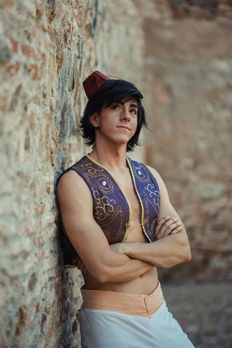 Pin by J M on Cosplay | Aladdin cosplay, Cosplay, Ikon