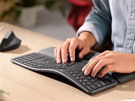 Best Ergonomic Keyboard for Carpal Tunnel Syndrome (Wrist Pain) 2023 - Office Solution Pro