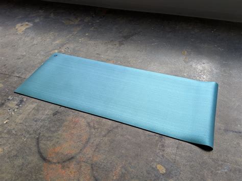 Manduka Yoga Mat Review - PRO Yoga Mat - Schimiggy Reviews