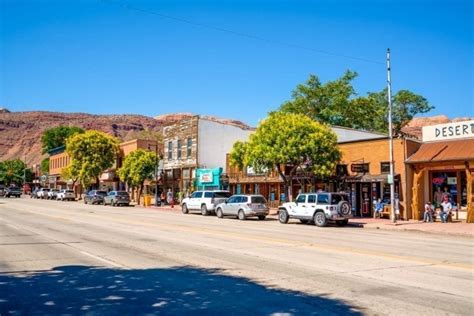 25+ Beautiful Small Towns in the USA - Our Escape Clause