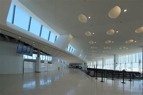 A Look Inside the Newly Complete Terminal 5 Expansion at O'Hare ...