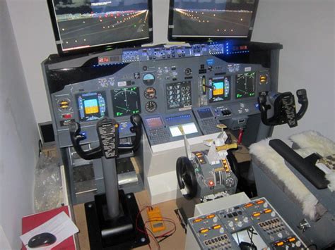 Editorial - 737NG HOME COCKPIT