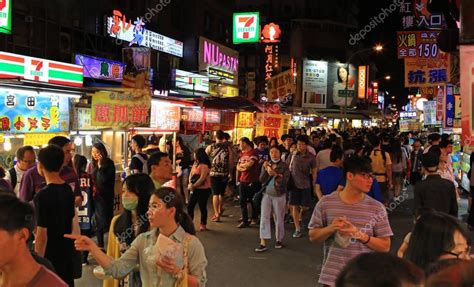 Taichung night market – Stock Editorial Photo © lewistse #164423766