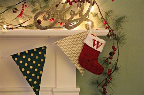 Prim and Propah: DIY Pennant Banner, Home for the Holidays Style