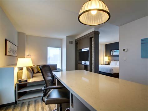 Long-Stay Hotel in Downtown Evanston | Hyatt House Chicago / Evanston