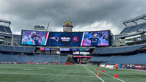 Gillette Stadium unveils new 22,200 square-foot video board