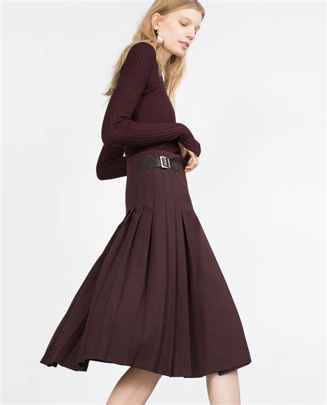 Zara Mid-length Box Pleat Skirt With Side Buckles in Purple (Maroon) | Lyst