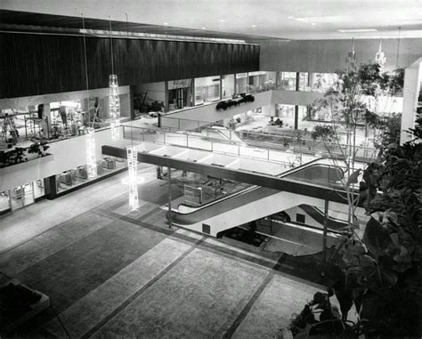 25 incredible photos revealing the history of America's first modern shopping mall | Mall of ...