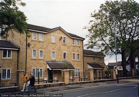 Photo of Accrington, College Court 2004 - Francis Frith