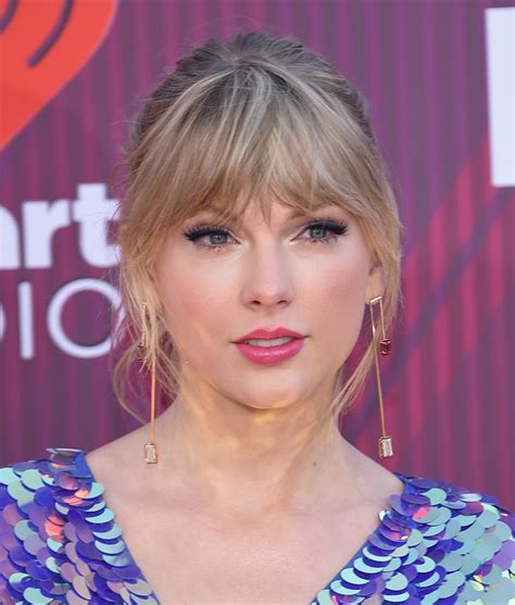 26+ Taylor Swift With Short Hair - AhjayAbimana