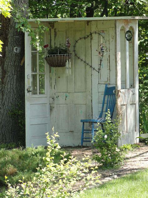 31+ Creative Repurposed Old Door Ideas & Projects For Your Backyard | Garden nook, Garden ...