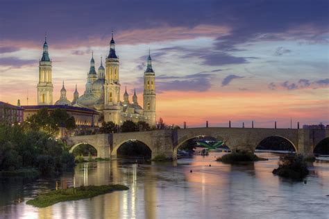 Archivo:Basilica of Our Lady of the Pillar and the Ebro River, Zaragoza.jpg - Wikipedia, la ...