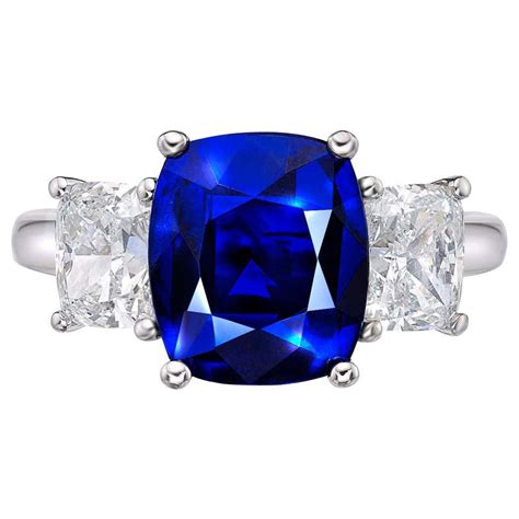 Cushion Cut Sapphire Rings - 515 For Sale on 1stdibs