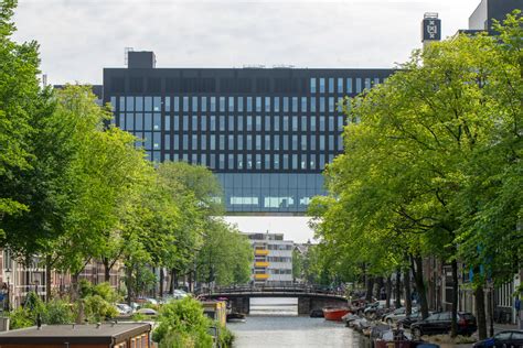 Rejected! University of Amsterdam plans to admit fewer international students | DutchReview