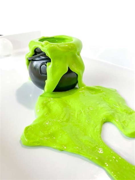 Witches Brew slime | halloween Slime Recipe - Kid Activities with Alexa