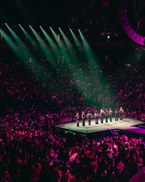 TWICE Wraps Up Sold-Out U.S. Concert Tour With 100,000 Attendees