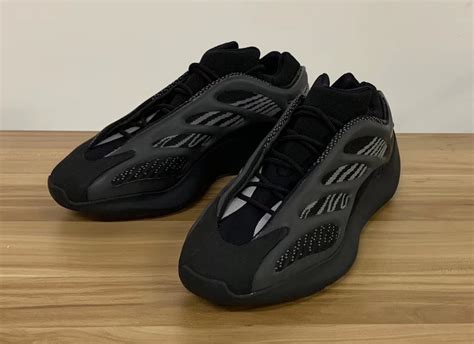 adidas Yeezy 700 V3 Alvah Black H67799 Release Date - SBD