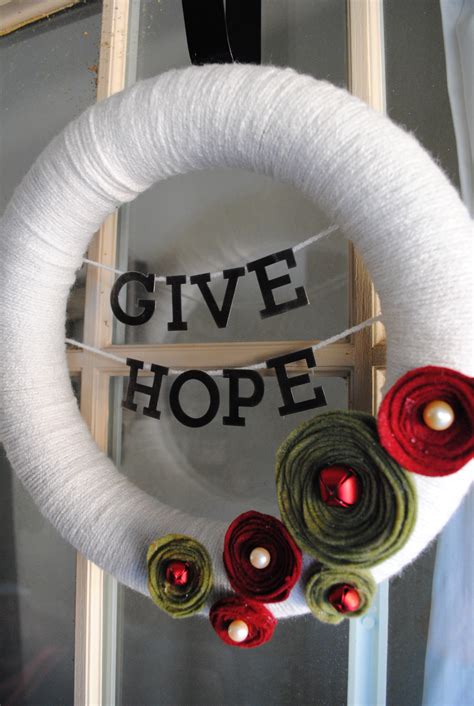 Hope Mommies | Give Hope – Christmas Wreath!