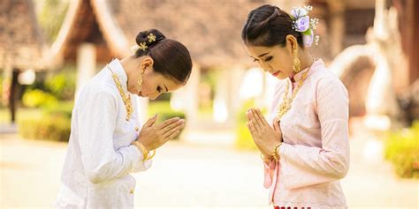 How to Wai | Traditional Greeting of Thailand | Go Find Orient