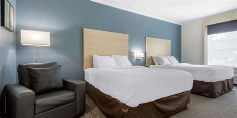 Country Inn & Suites By Carlson, Oakville, ON (Oakville): What to Know ...