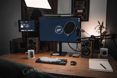 Best Graphic Designer Desk Setups - Graphic Pie