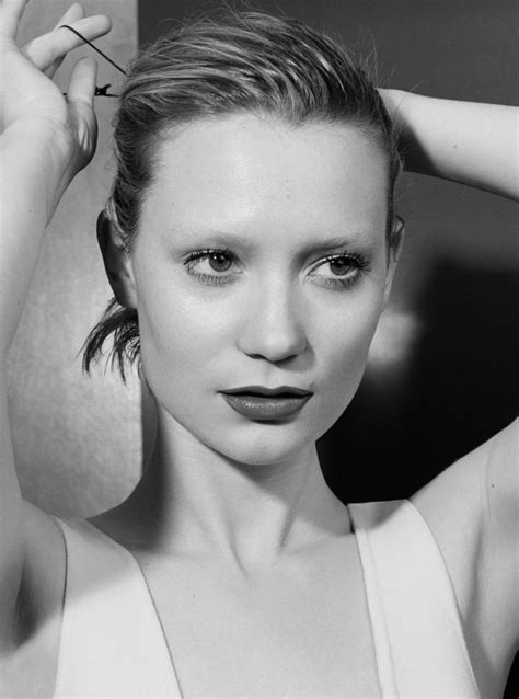 Mia Wasikowska - Hair changes