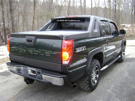 2004 Chevrolet Avalanche 1500 Z71 Crew Cab Pickup 4 - Door 5. 3l