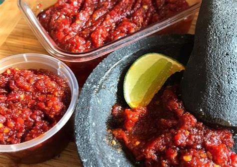 Indonesian Sambal - Easy chilli paste / condiment (Vegan) Recipe by ...