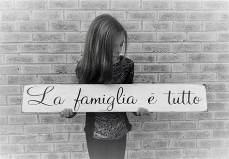 Italian Decor / italian home decor / La Famiglia e tutto sign / Italian decor wall art / italian ...