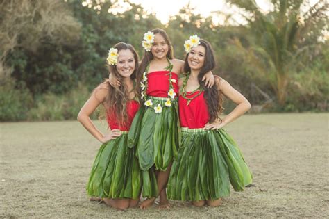 Traditional Hula Costumes | Hawaii Luau Company