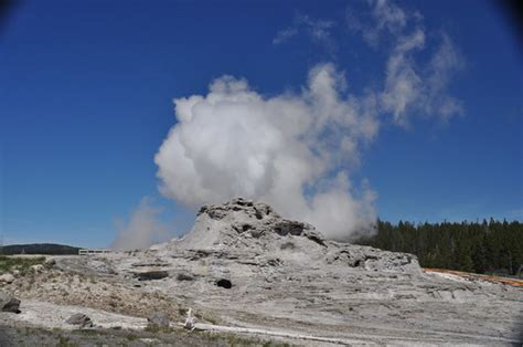 Castle Geyser eruption (12.50 PM on, 1 June 2013) 110 | Flickr