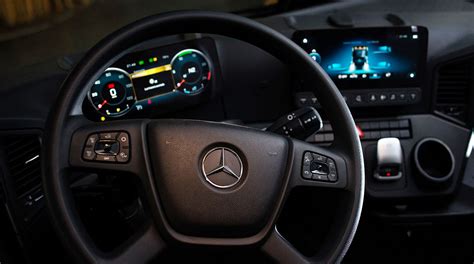 Para trabajos más exigentes: Mercedes-Benz presentó el Arocs 4145 8x4 en Argentina