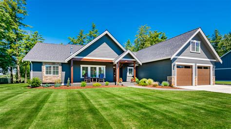 Craftsman Vs. Ranch-Style Homes: What's The Difference?