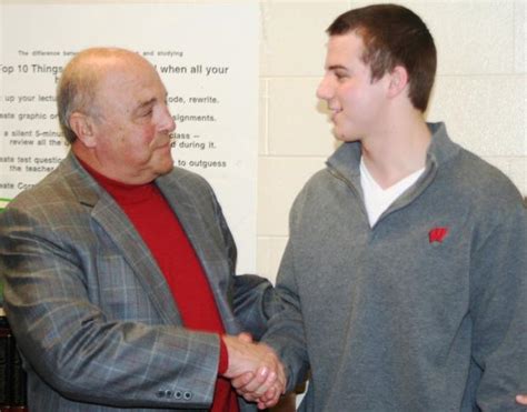 Badgers football: Barry Alvarez, grandson excited to share field at Outback Bowl : Sports