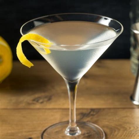 Excellent Dry Gin Martini Recipe: Classic and Tasty - cocktaildb.com