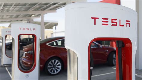 Tesla Model 3 Buyers Won't Be Getting The EV Tax Credit They're Expecting