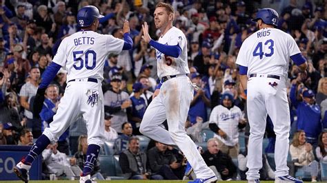 Freddie Freeman hits 1st home run for Dodgers in reunion win over ...