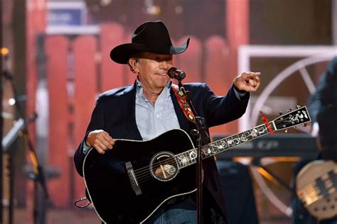 George Strait Returning to Houston Rodeo Roots in 2022