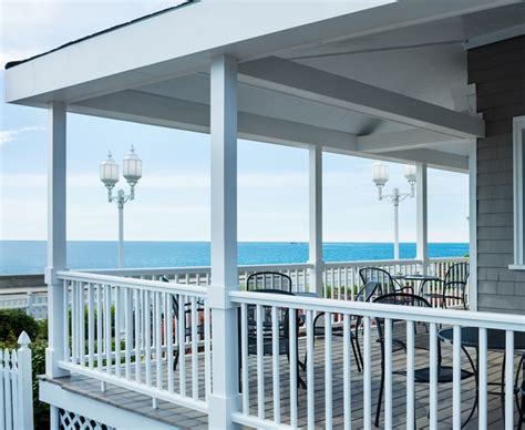 Oceanfront Hotel in Narragansett, RI | The Shore House