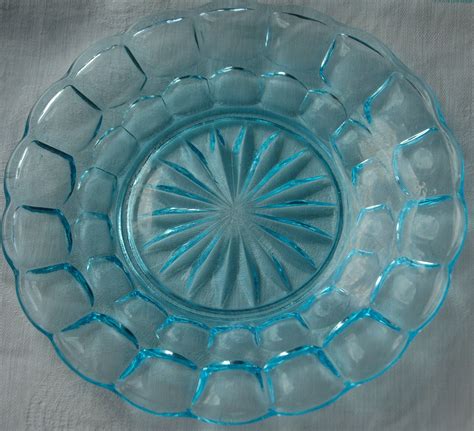 Light Blue Tinted Retro Decorative Glass Plate 17cm in Diameter Simple ...