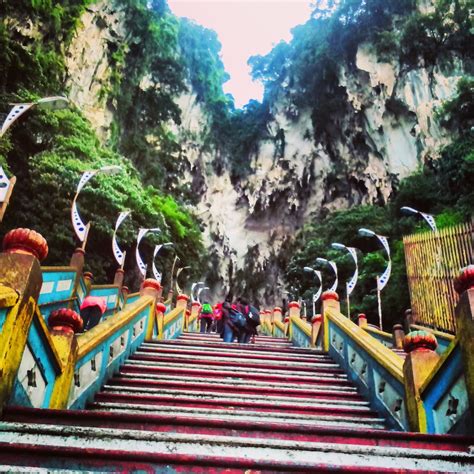 CikYang is Learning Blogging !: Climb Batu Caves Stairs