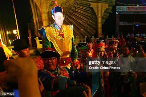 Mongolian Bride Photos and Premium High Res Pictures - Getty Images