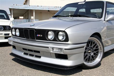 Specification BMW E30 M3