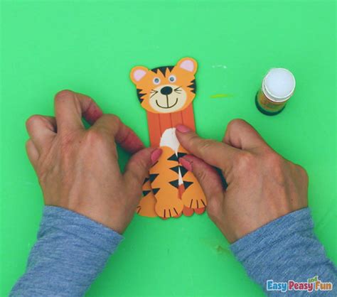 Craft Stick Tiger - Easy Peasy and Fun