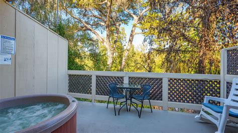 Relaxing Rooms at Sycamore Mineral Springs Resort in Avila Beach