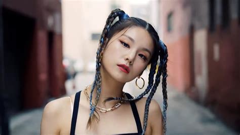 YEJI - ITZY "ICY" MV #itzy #itzicy #comeback #jypentertainment #girlgroup #kpop #lia #yuna #yeji ...