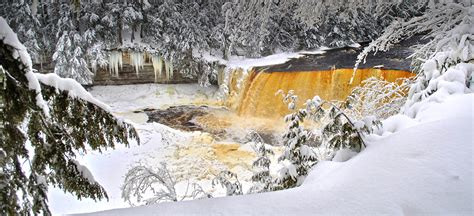 Tahquamenon Falls Brewery & Pub | Upper Peninsula Breweries