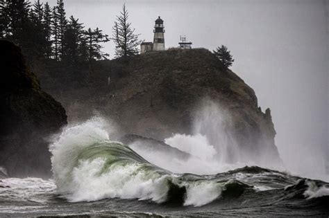 Tumultuous ocean rolls and smashes along Pacific Northwest coast (PHOTOS) - oregonlive.com