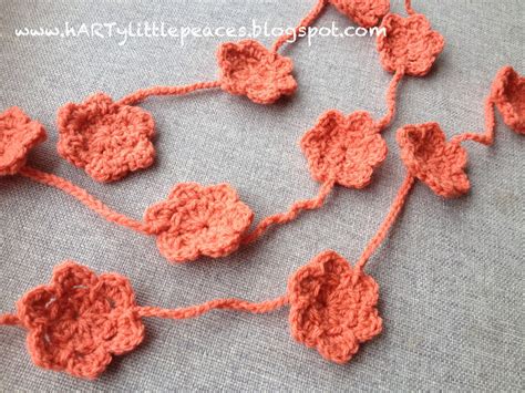 hARTylittlepeaces: daisy chain crochet flower tutorial ...