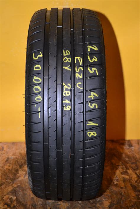 Michelin Pilot Sport 4 (R) ESZU Új Nyári gumiabroncs (235 / 45 / R18)